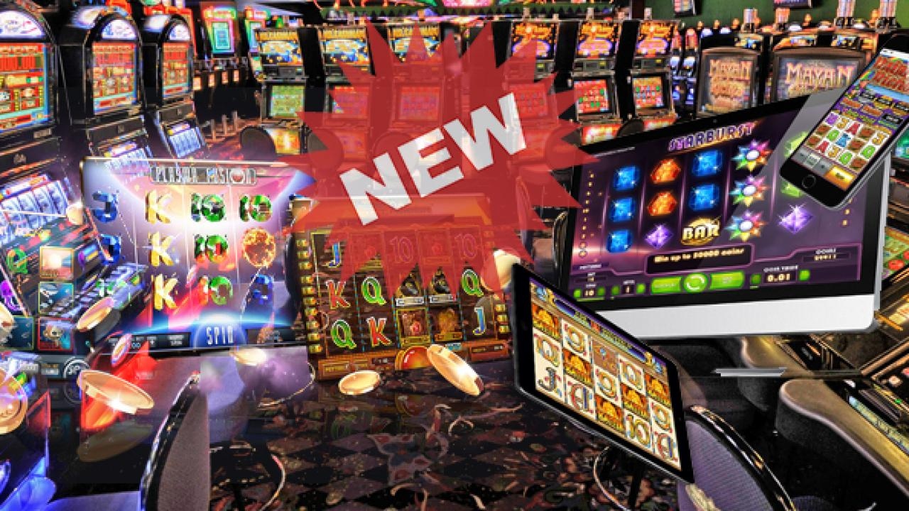 Apakah kasino mengatur sendiri permainan slot online?